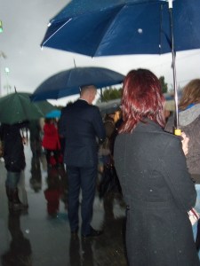 op die eerste stasie, prim en propper onder ons sambrele